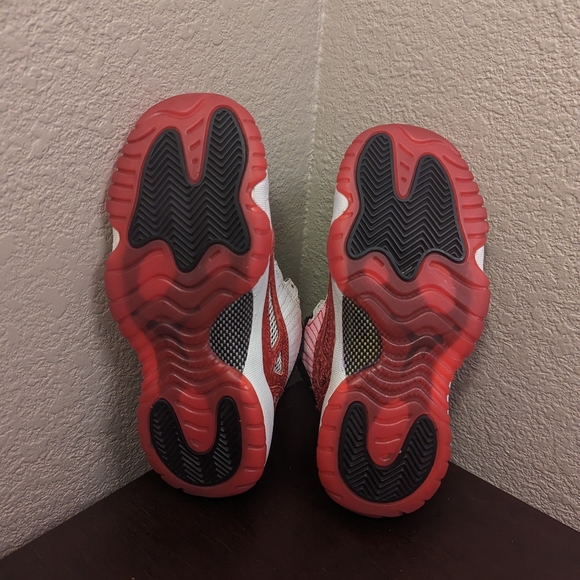 Air Jordan 11 Retro Low IE GS Gym Red 919713-101 GS Size 4Y Beaters - Picture 7 of 8